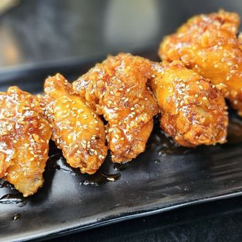Domu signature dishes Richie Rich Ramen
Chicken Wings
Curry Ramen